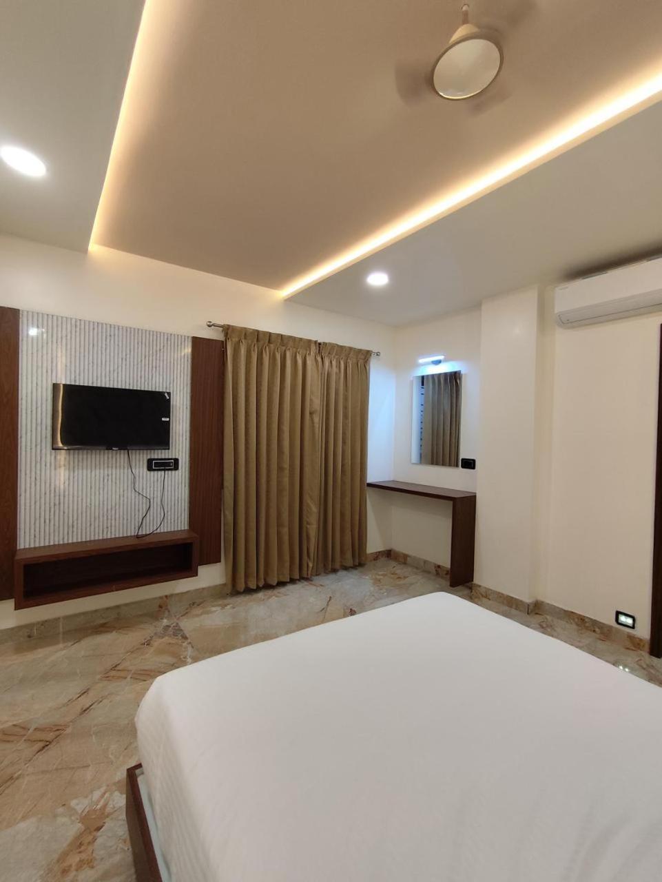 Sree Mahalakshmi Residency By K Hotels Virudunagar Exteriör bild
